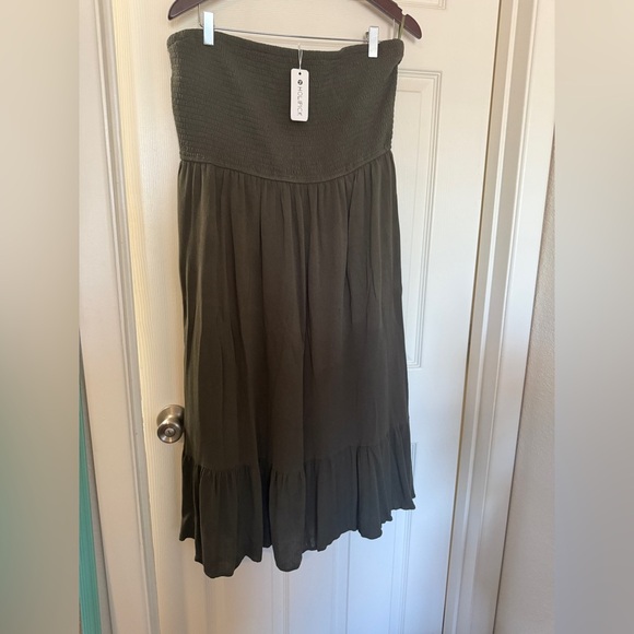 Army Green Plus Size Strapless Dress - Picture 2 of 4